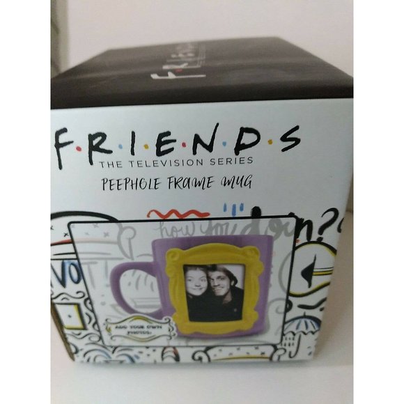 Friends TV Series Purple Peephole Photo Frame 21oz. Mug Authentic Warner Bros. - Picture 5 of 12
